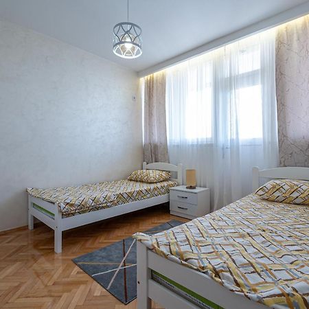 Clock Tower Lux Apartment 波德戈里察 外观 照片